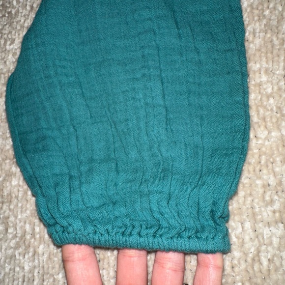 Beautiful V-Neck Long Sleeve - Picture 5 of 6